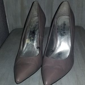 Dollhouse mauve heels